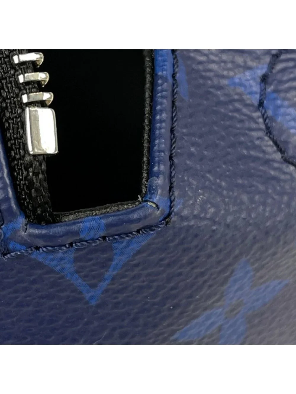 Louis Vuitton Dopp Kit Pouch Travel Bag Second Taigarama Cobalt